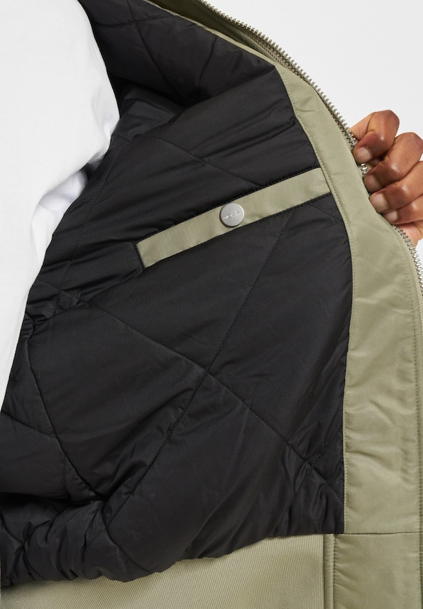 Queens Bomber -5