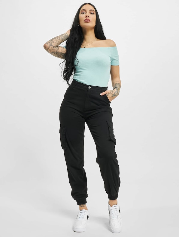 Off Shoulder Rib-3