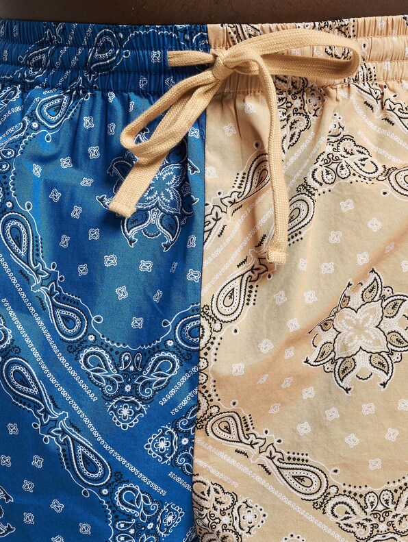 Small Signature Paisley Block Resort-4