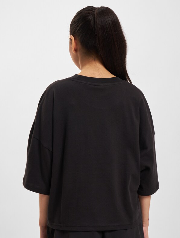 Puma Classics Oversized Tee T-Shirts-1