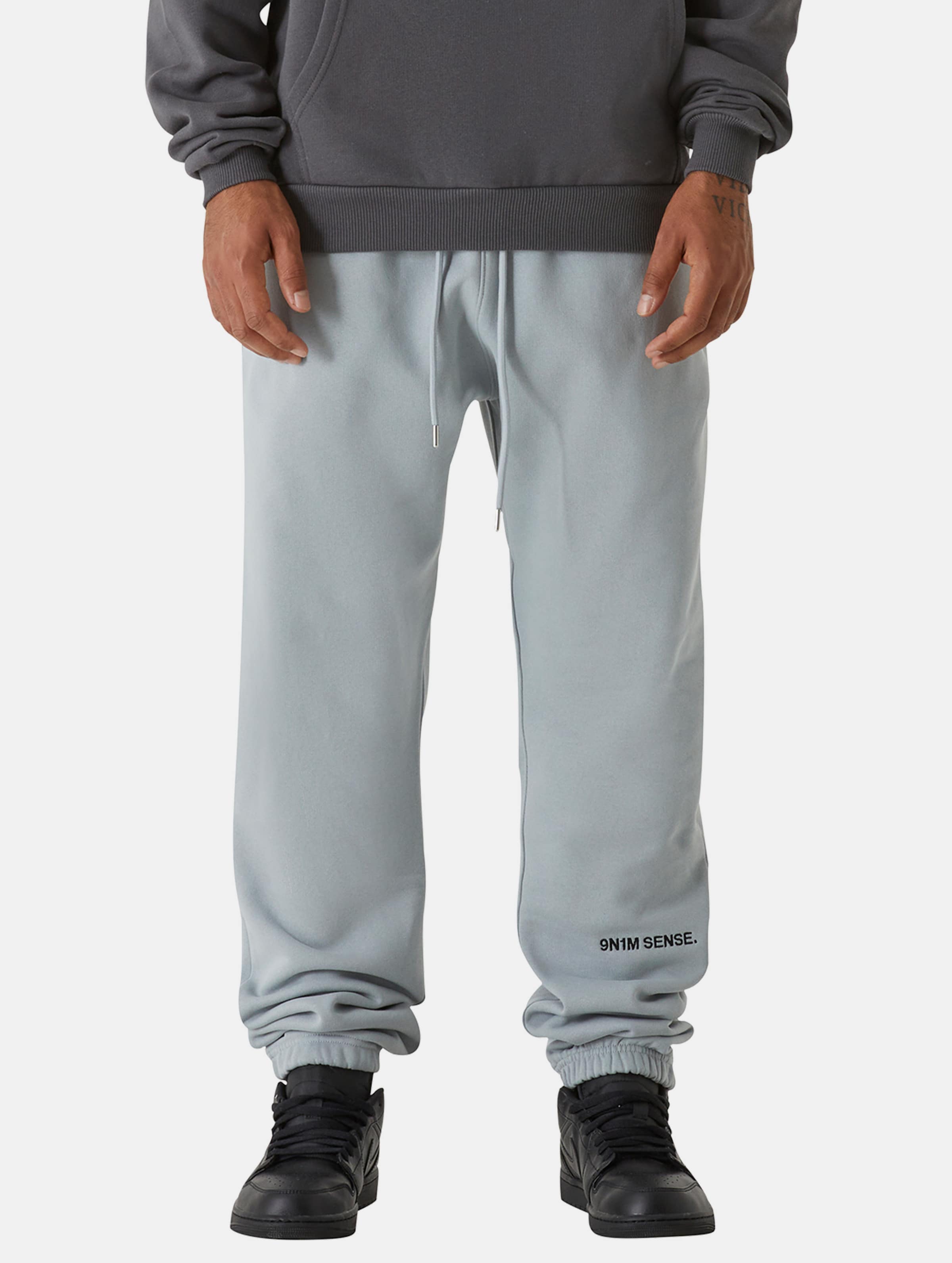 9N1M SENSE Essential Sweatpants Männer,Unisex op kleur grijs, Maat XS