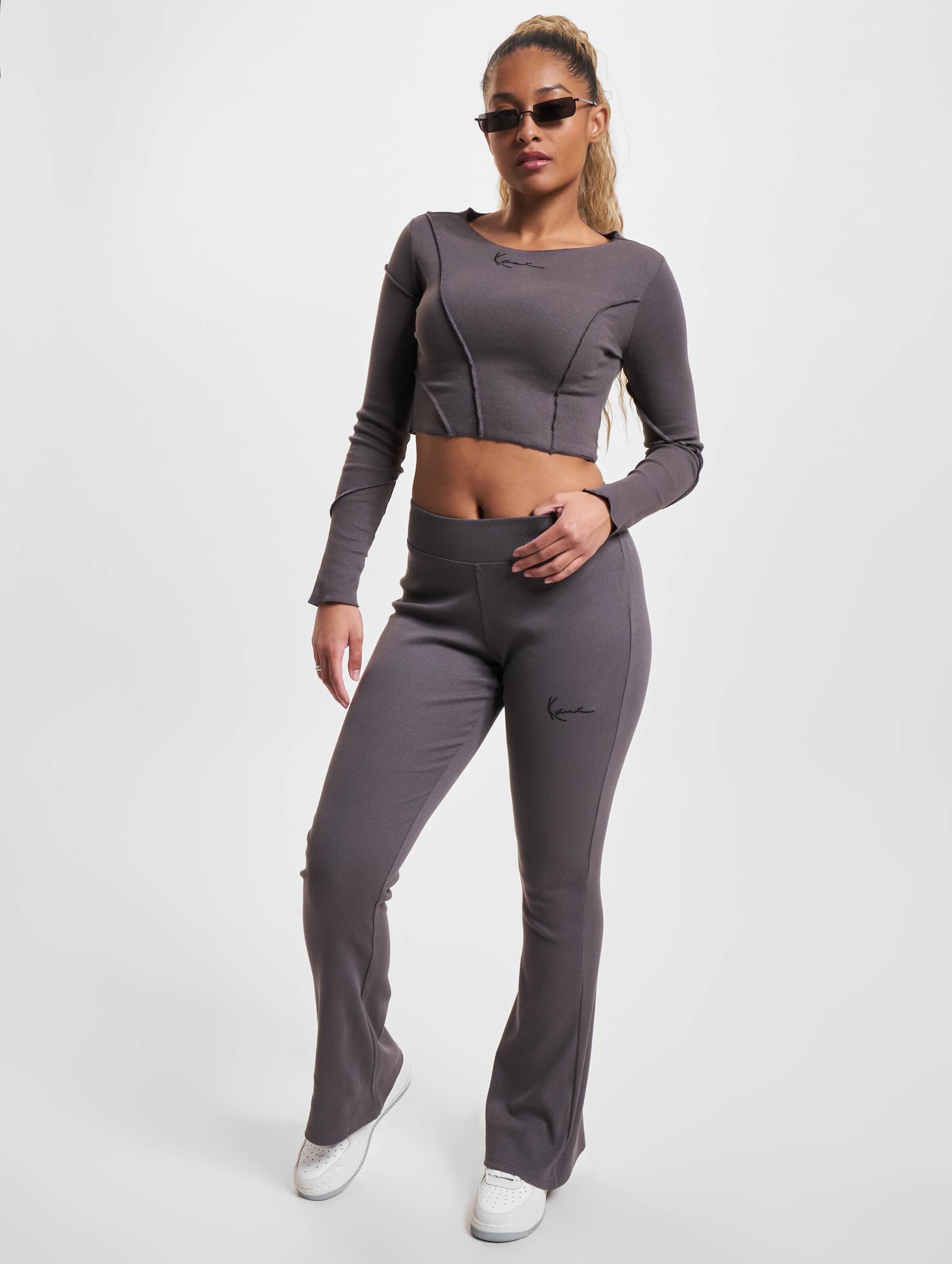 Flared rib outlet legging