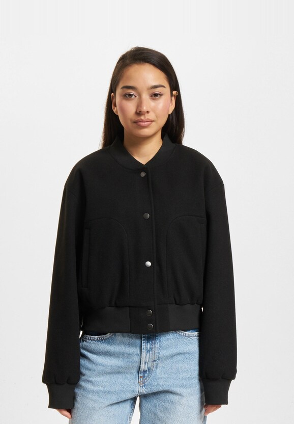 Nancy Life Short-2