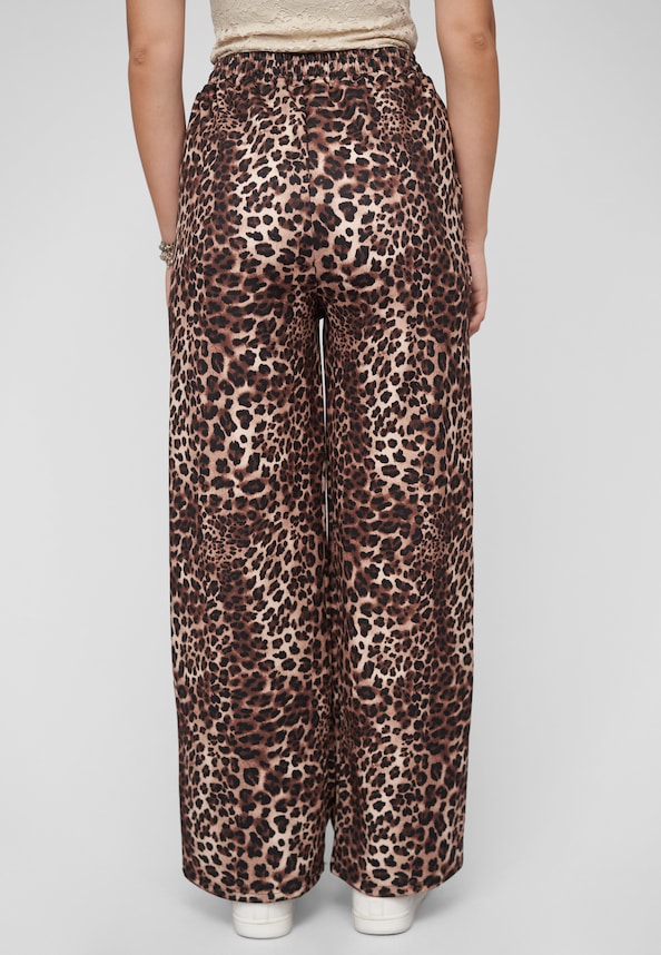 Pants with wide legs-1