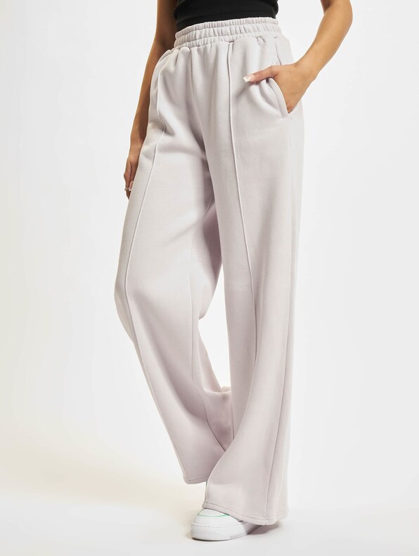 Ladies Straight Pin Tuck-2