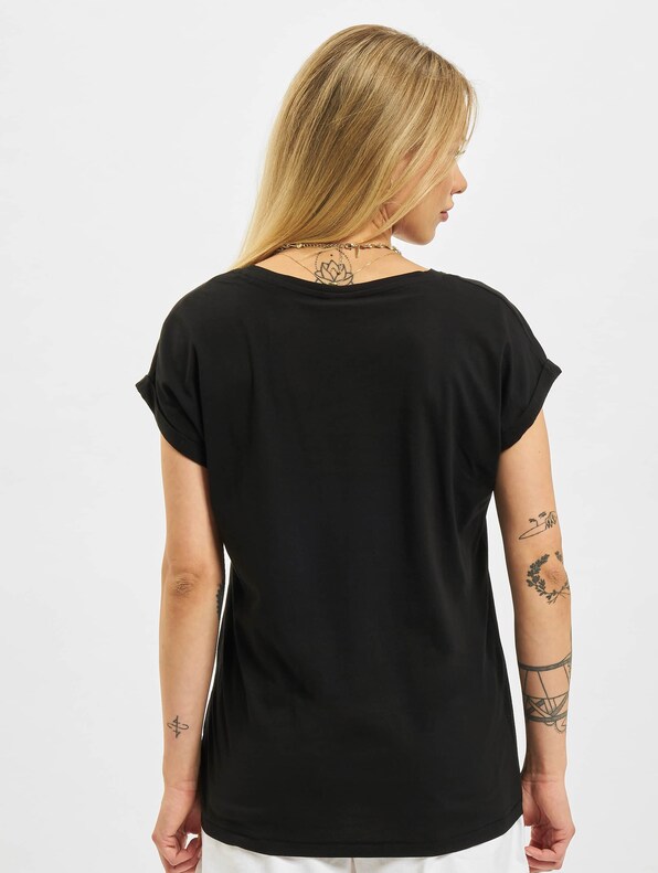 Extended Shoulder-1