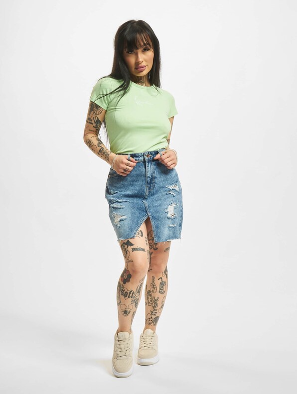 Small Signature Essential -4