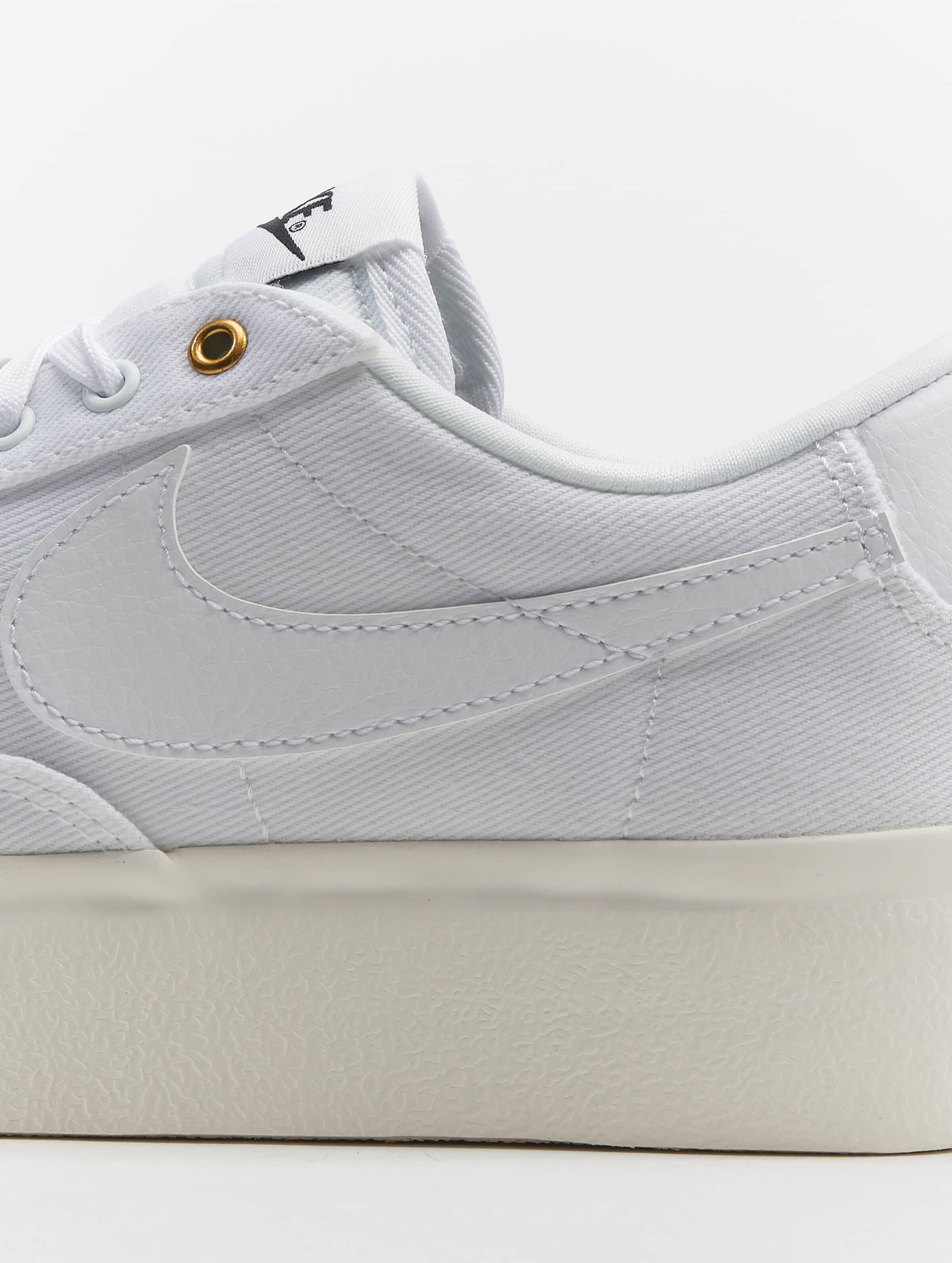 nike blazer low womens review
