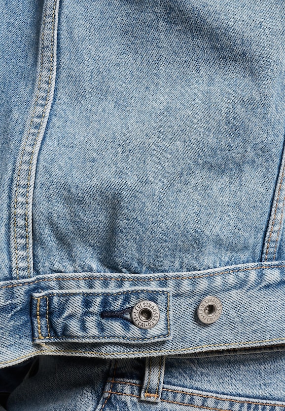Levi's® Relaxed Trucker Med Indigo Worn In Vest-5