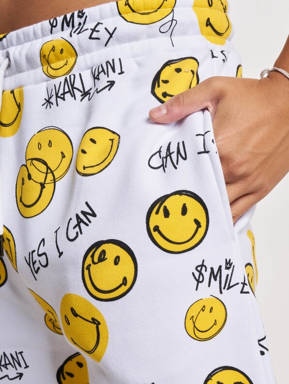 KK Small Signature SmileyÂ® Sweatshorts-5