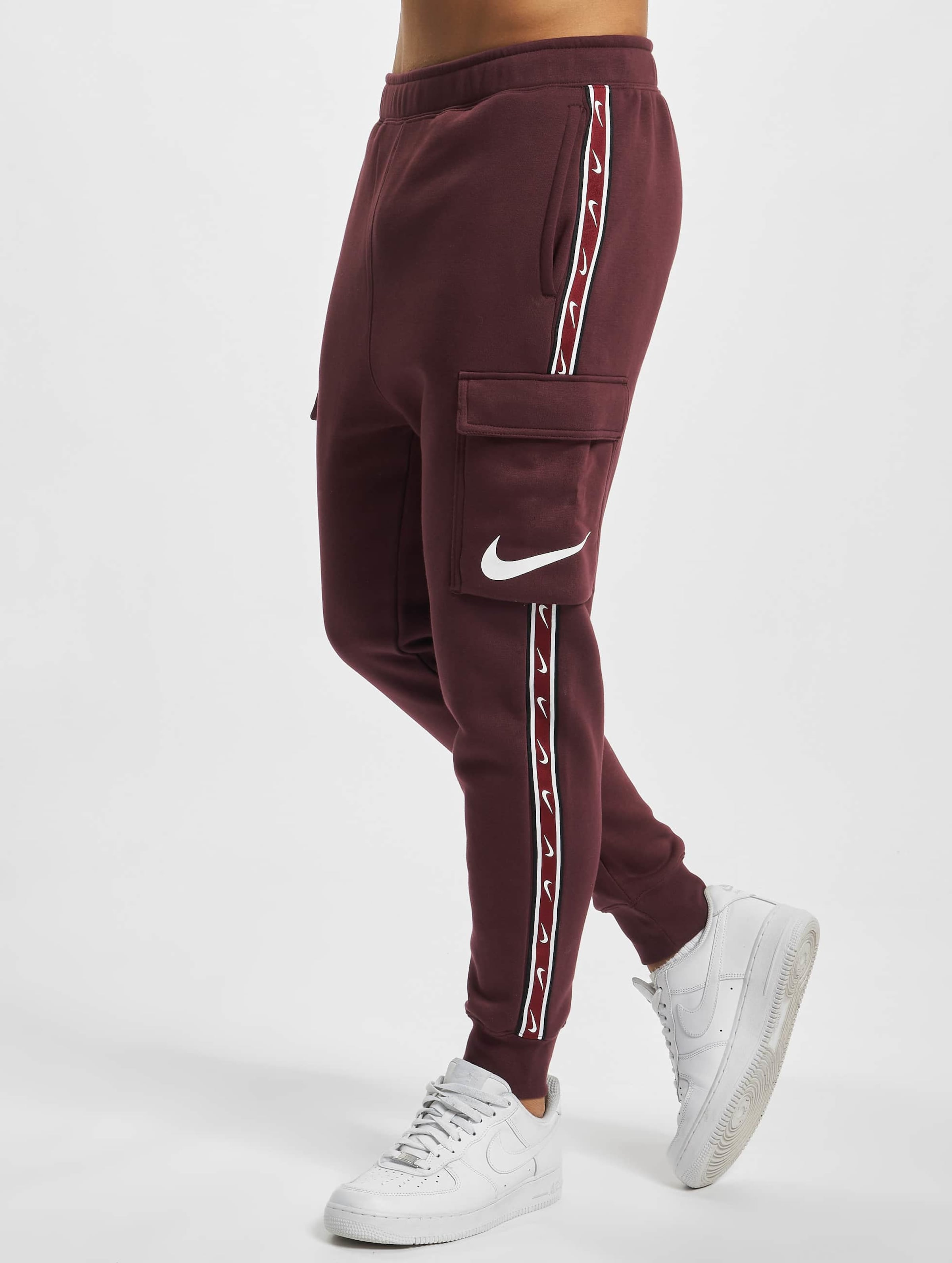 Nike repeat pack online joggers