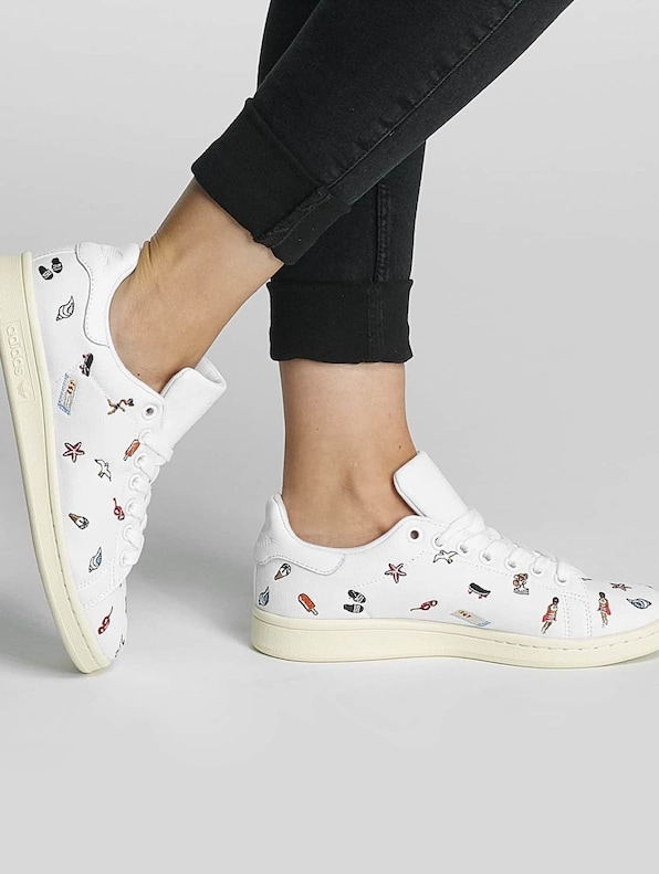 Stan Smith W -8