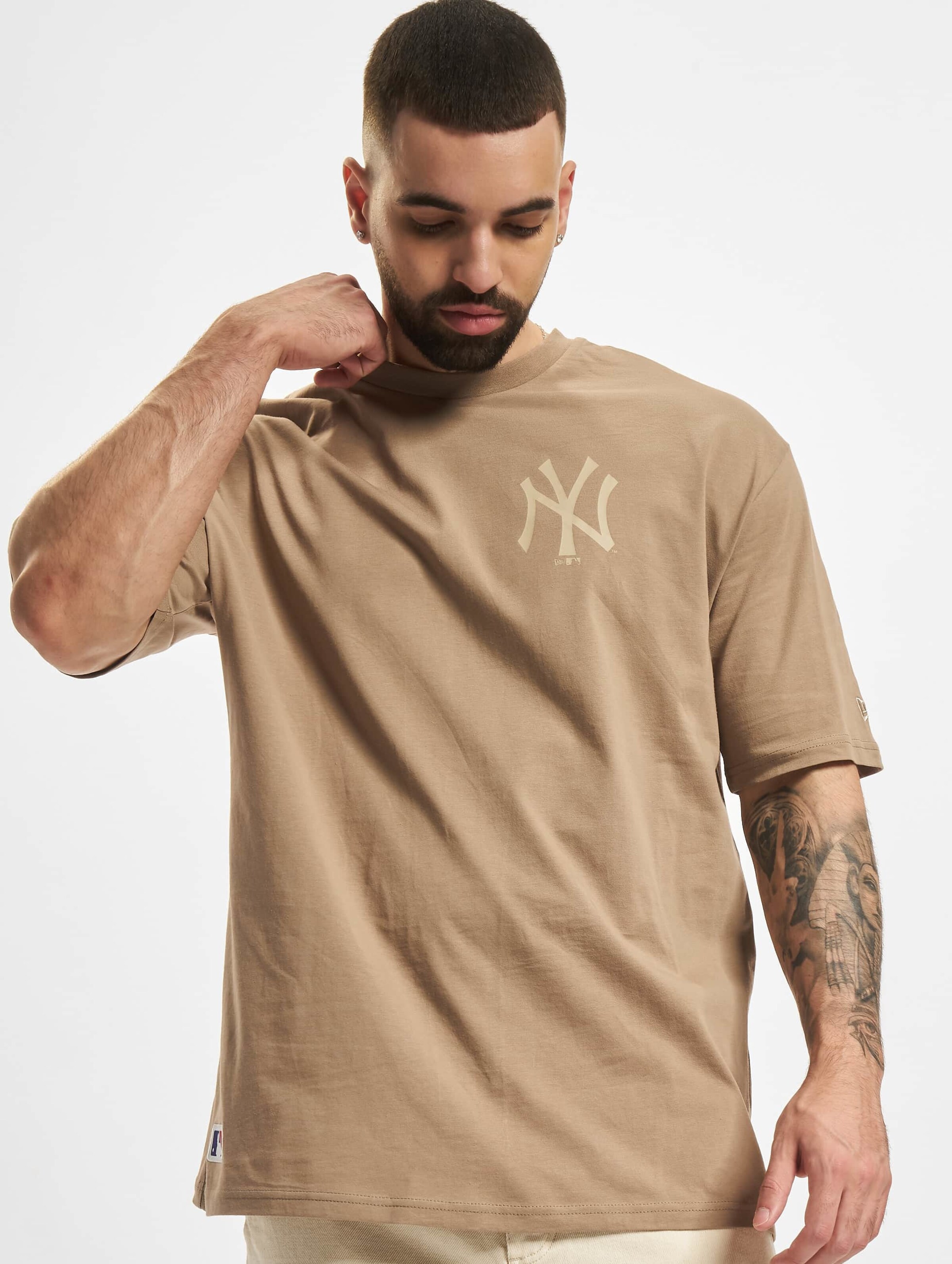 New Era MLB York Yankees League Essential Oversized T-Shirt Mannen op kleur bruin, Maat XL