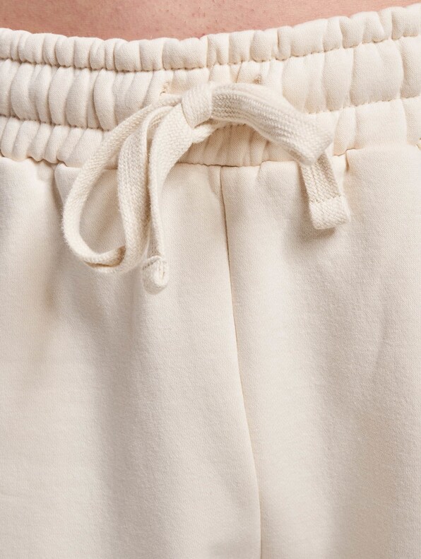 2Y Basic Cargo Shorts-3