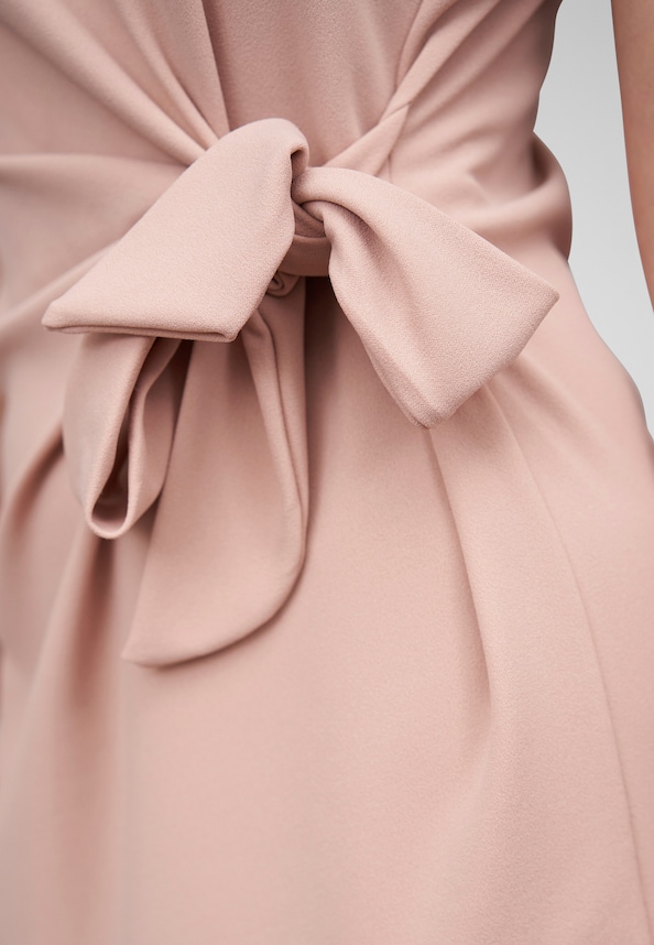 T-Shirt-Kleid mit integriertem Bindegürtel-4