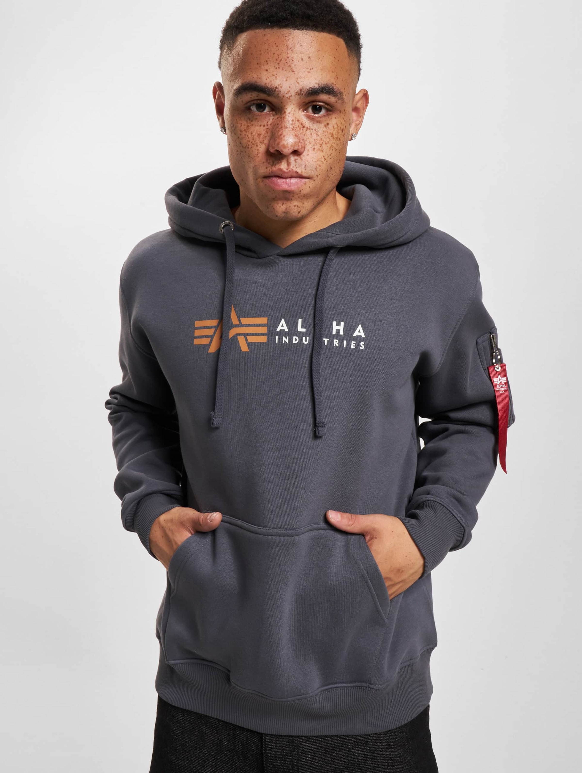 Black alpha cheap industries hoodie