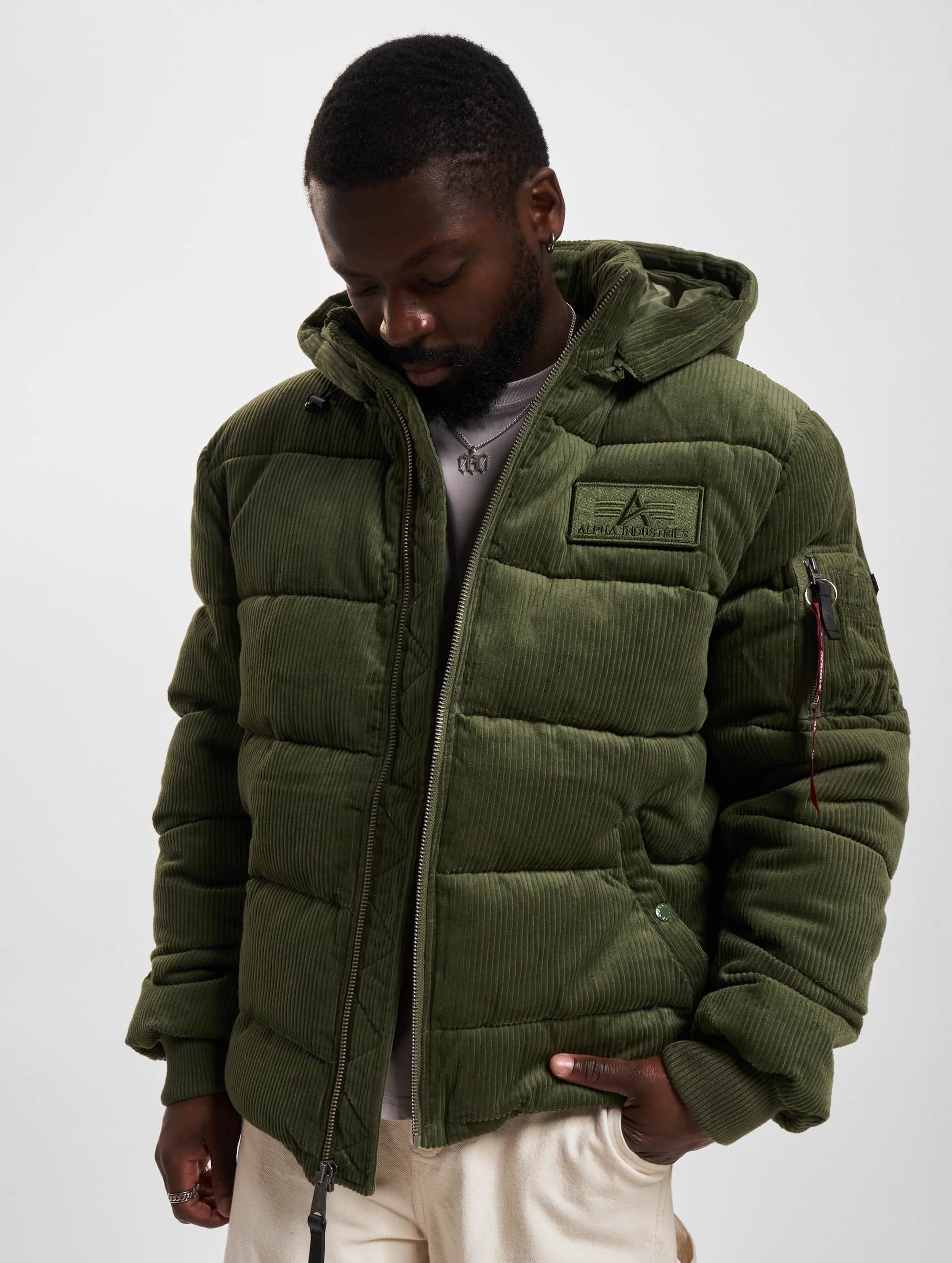 Alpha industries 2025 hooded puffer