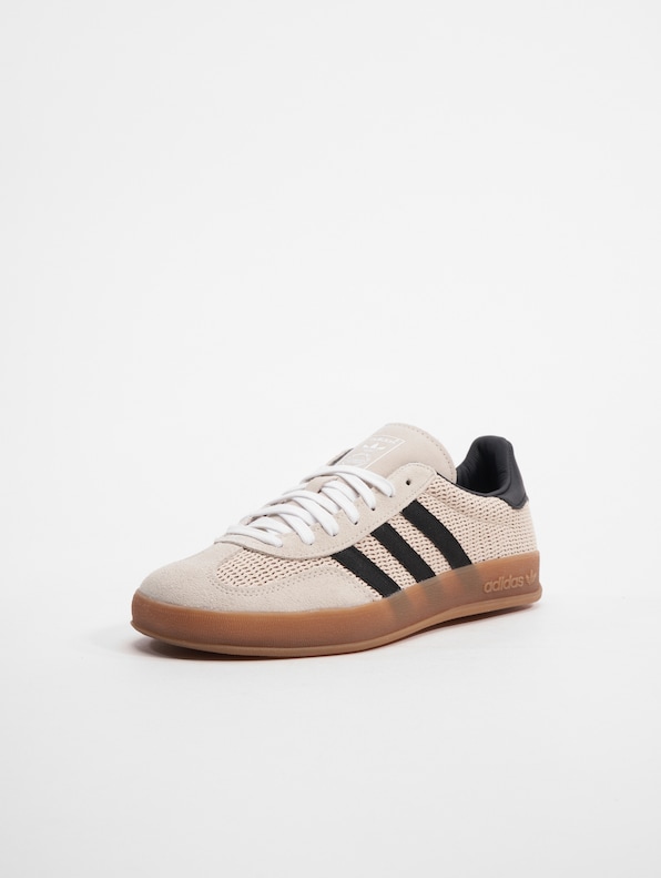 Gazelle Indoor -2