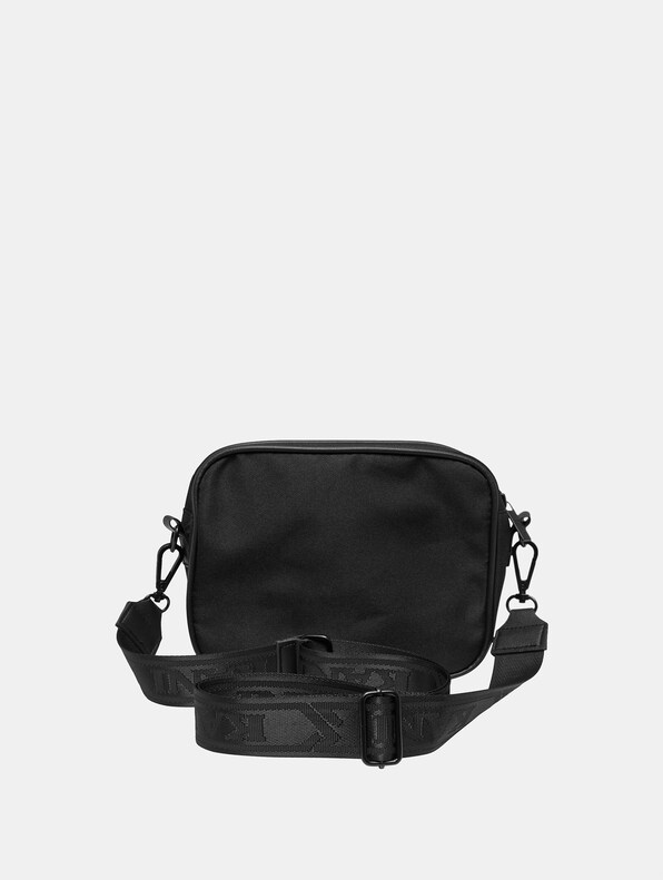 Signature Essential Messenger-1