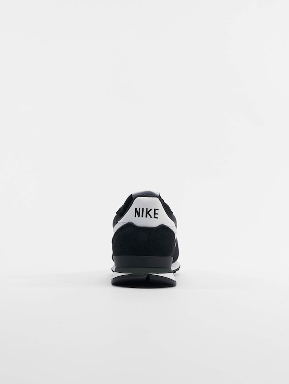 Nike Internationalist Sneakers Black/White/Dk-4