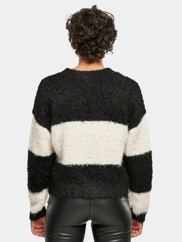 Ladies Short Oversized Feather-1