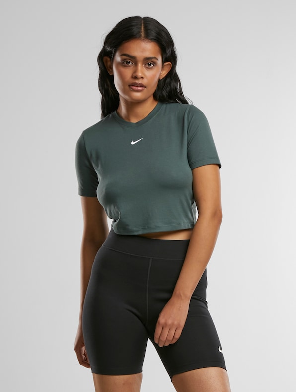 Nike Sportswear Essential T-Shirts-0