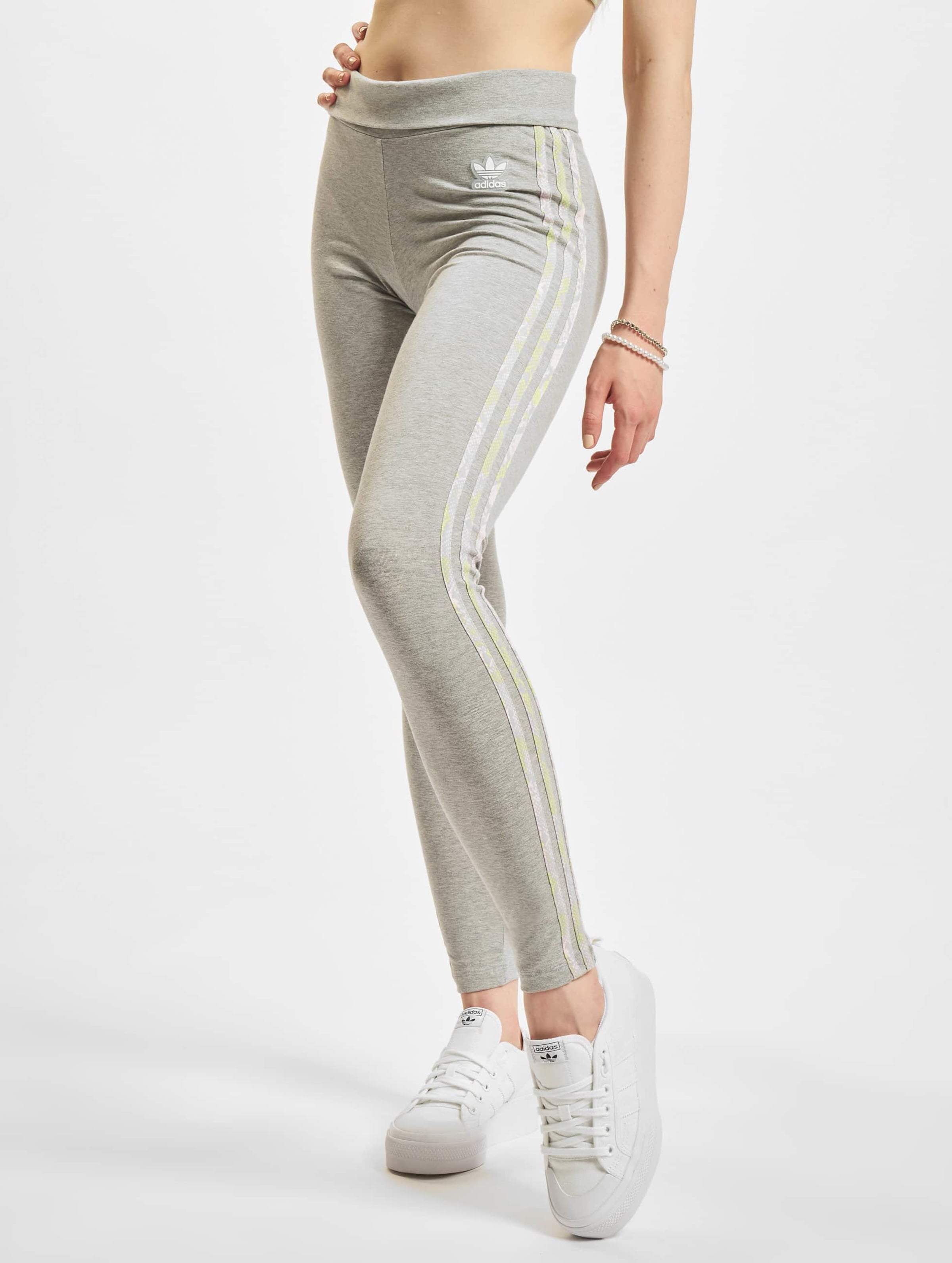 Adidas originals hotsell grey leggings