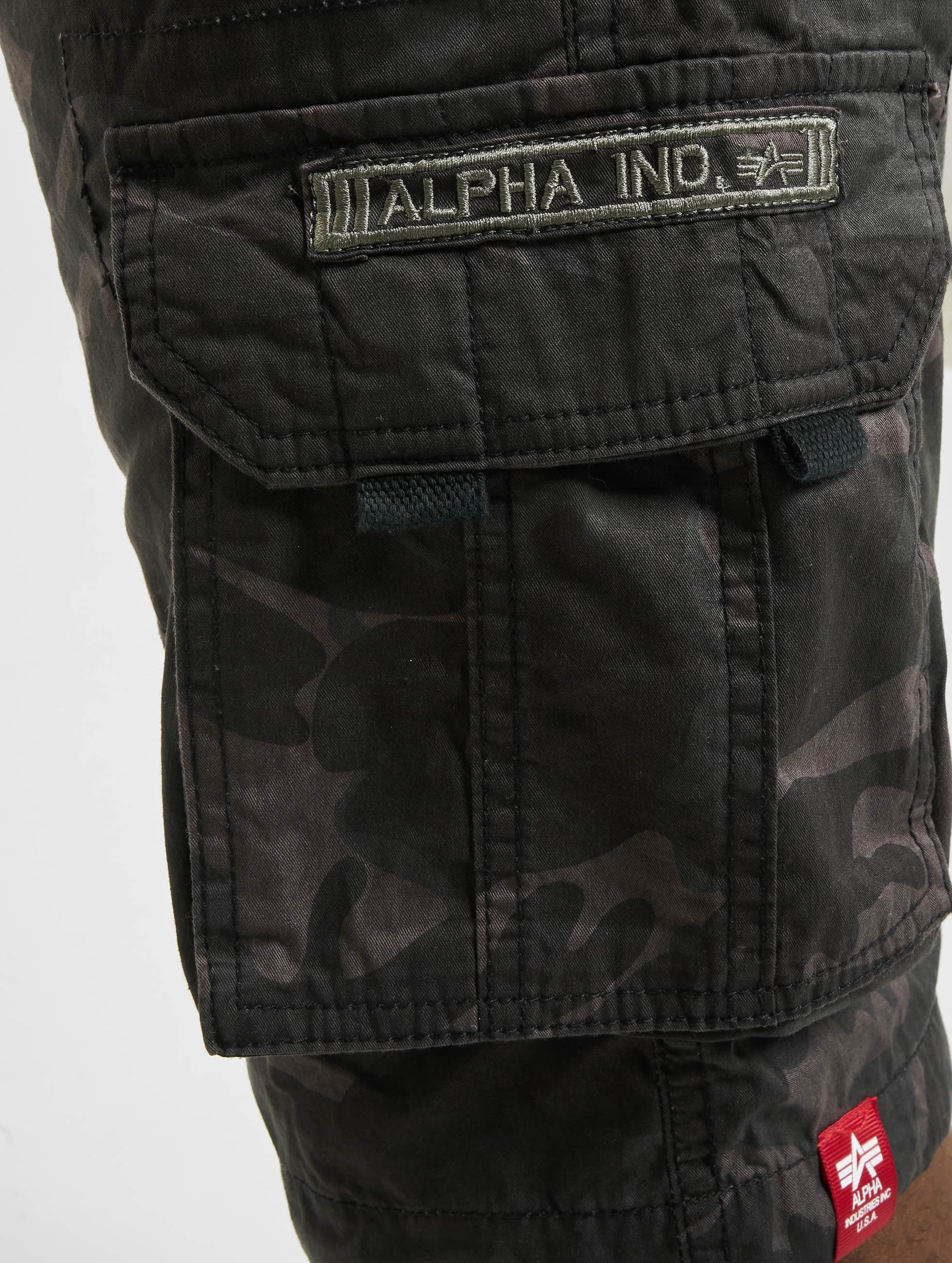 Alpha industries camo on sale pants