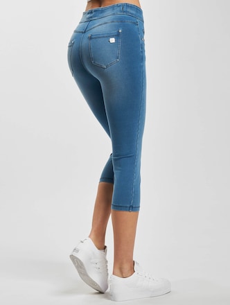 Freddy Capri Length Medium Waist N.O.W.Â® Stonewashed Effect Skinny Jeans