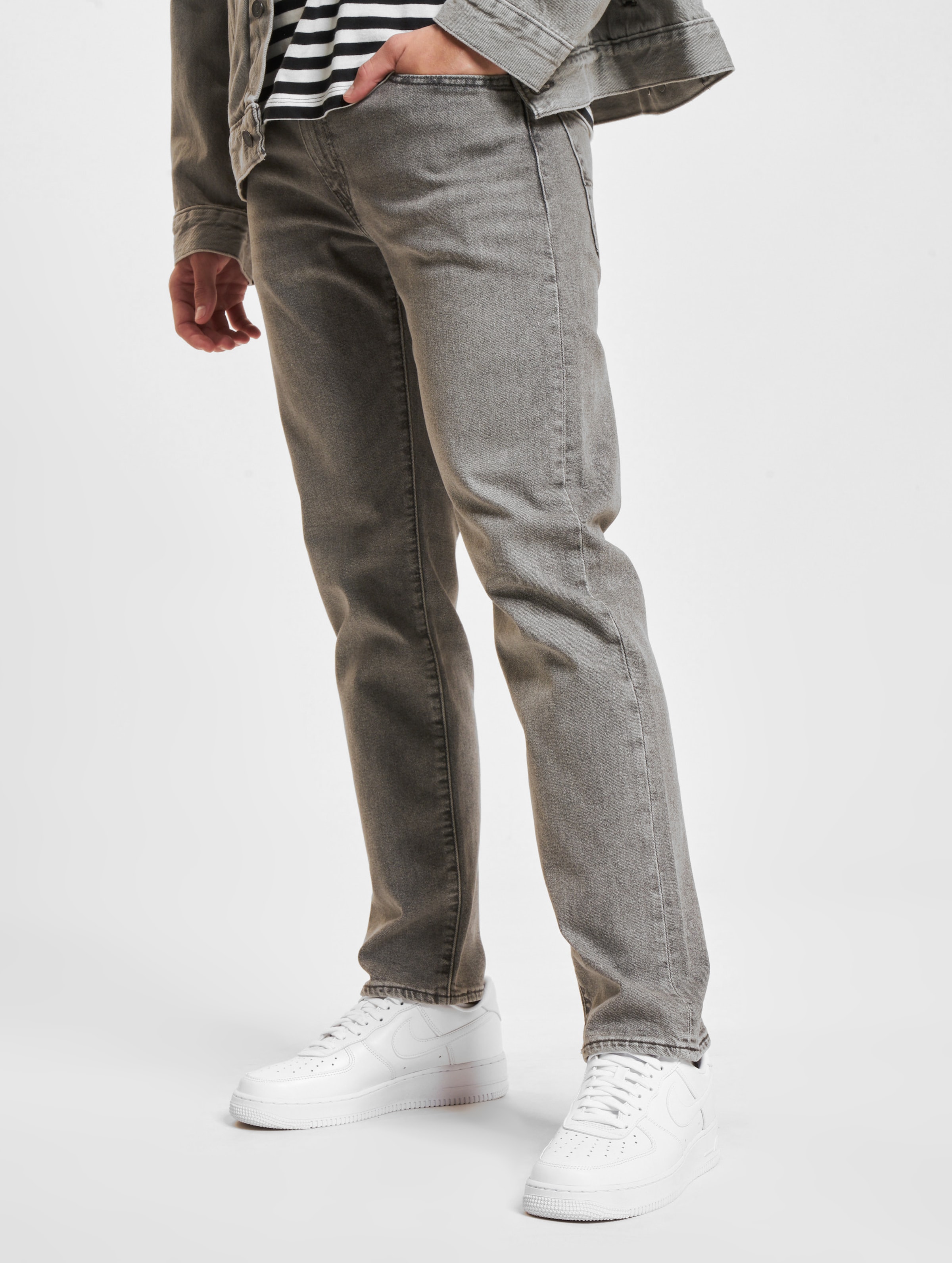 Levi's Levi's® 502™ Taper Straight Fit Jeans Mannen op kleur grijs, Maat 3230_1