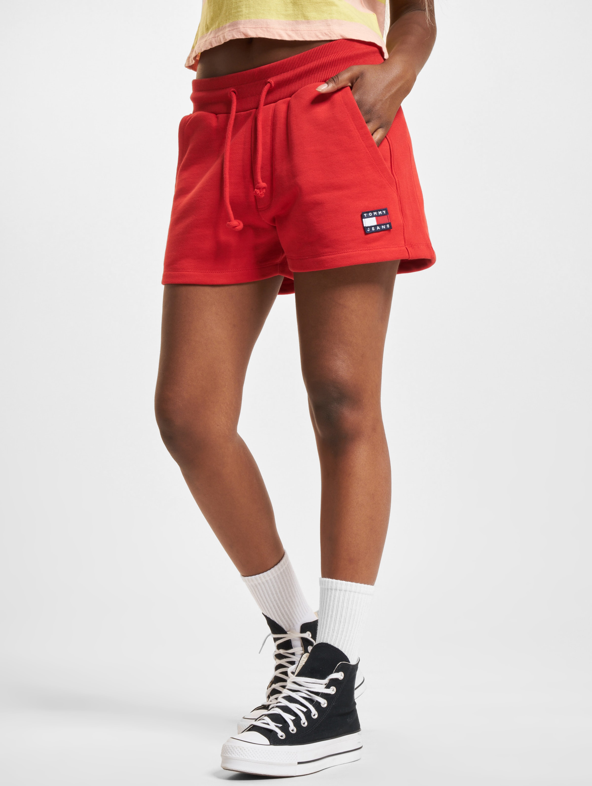 Tommy Jeans Badge Sweat Shorts op kleur rood, Maat M