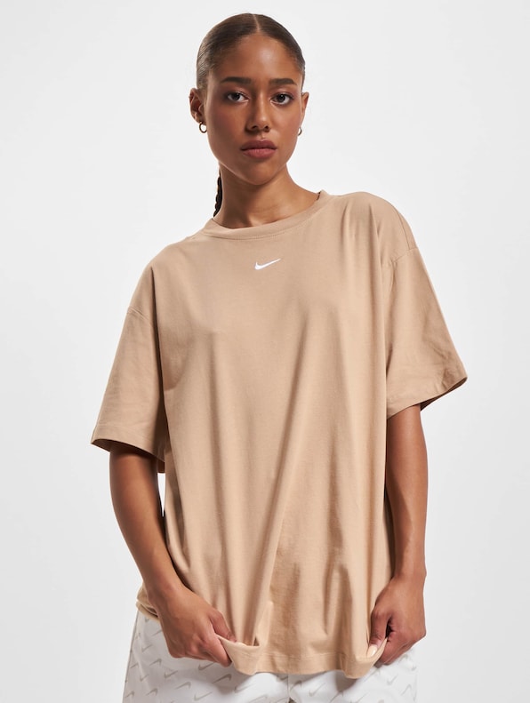 Nike Essential T-Shirt-2