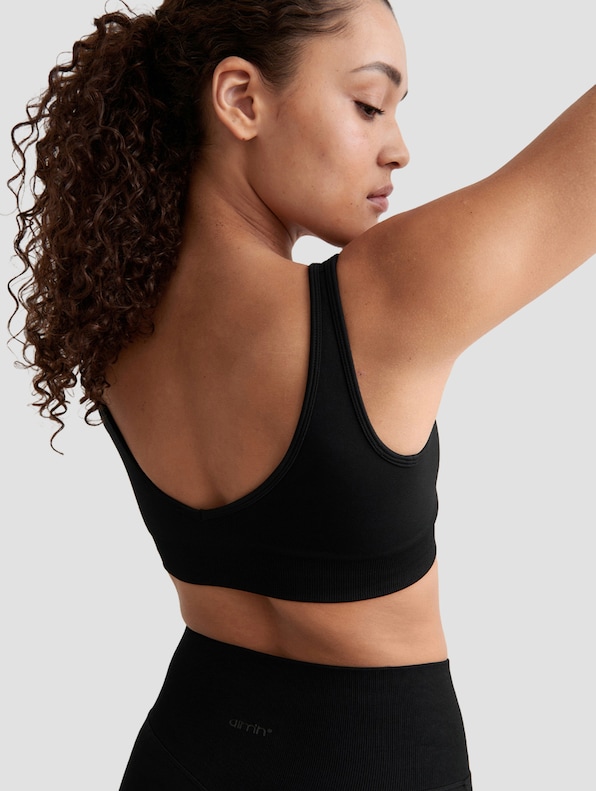 Shape Seamless Deep Cut -1