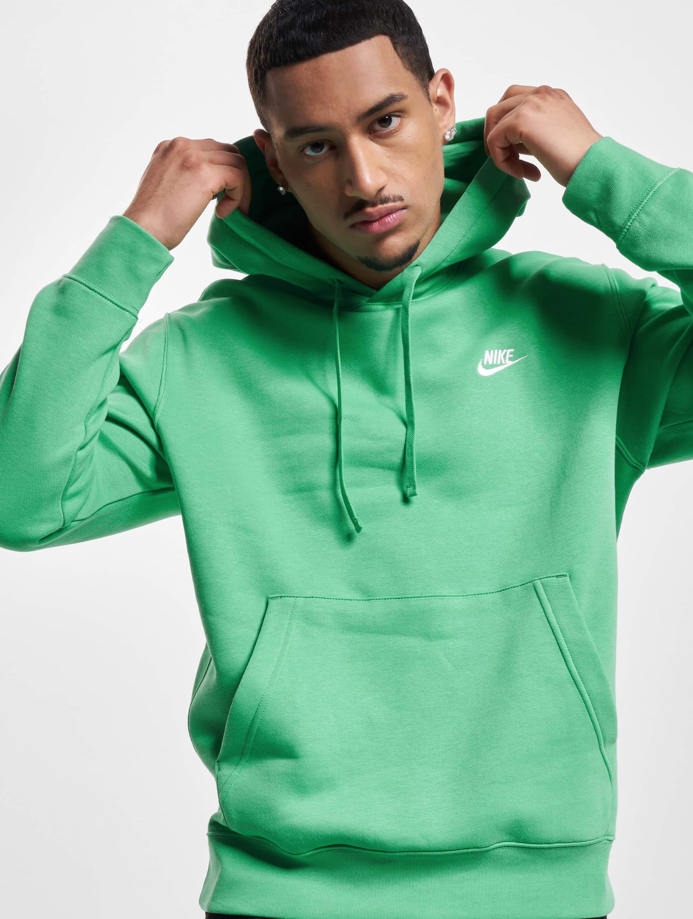 Nike on sale apparel online