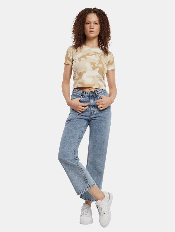 Ladies Cropped Camo-2