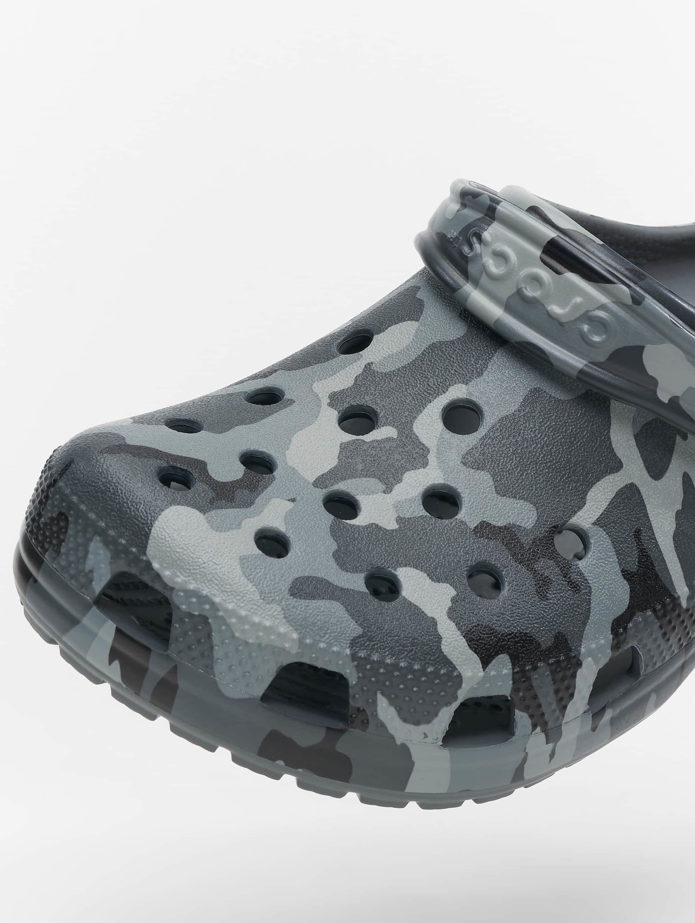 Black and white online camo crocs