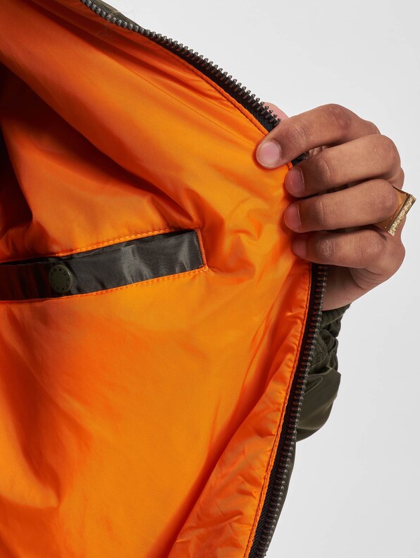 Alpha Industries MA-1 OS Puckered Bomberjacke-8