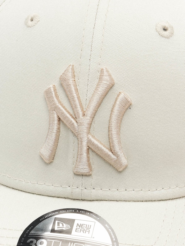 Mlb New York Yankees League Essential 39thirty-5