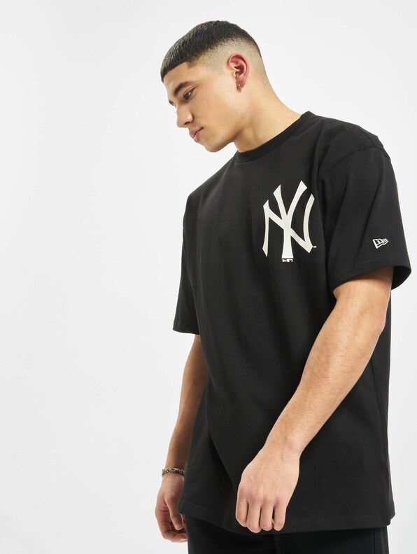 oversized yankees shirt