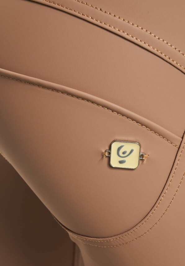 WRUP Vegan Leather Push Up 7/8 Regular Waist Super-4