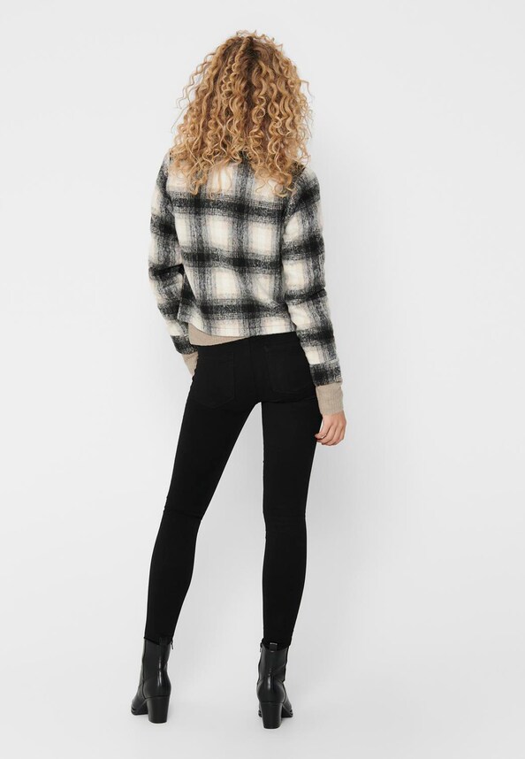 Onllou Short Check-1