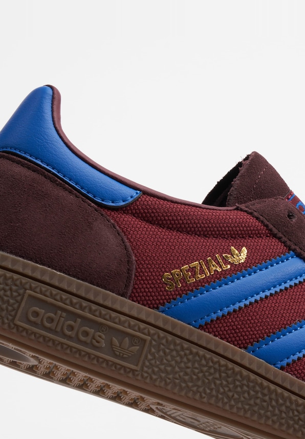 Handball Spezial-8
