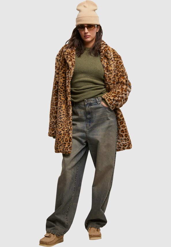 Ladies Oversized Faux Fur Leo -3