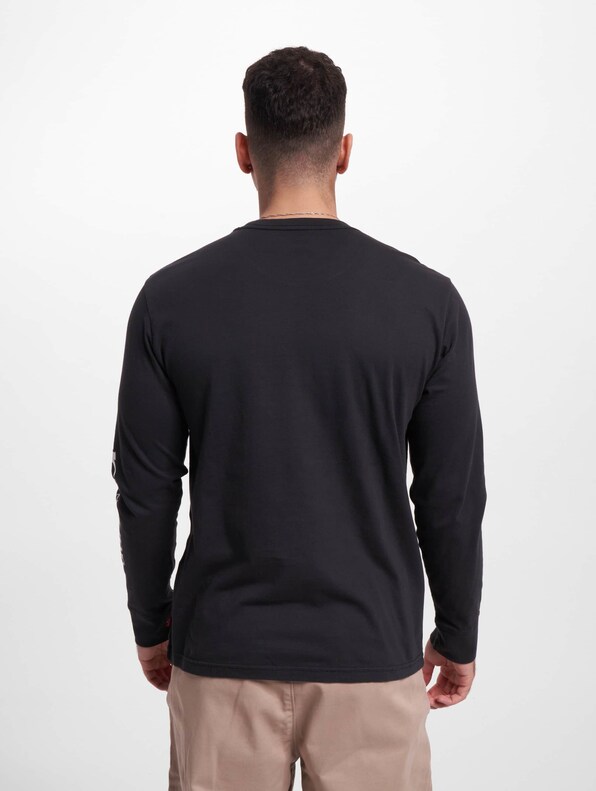 Levis Relaxed Graphic Longsleeve-1