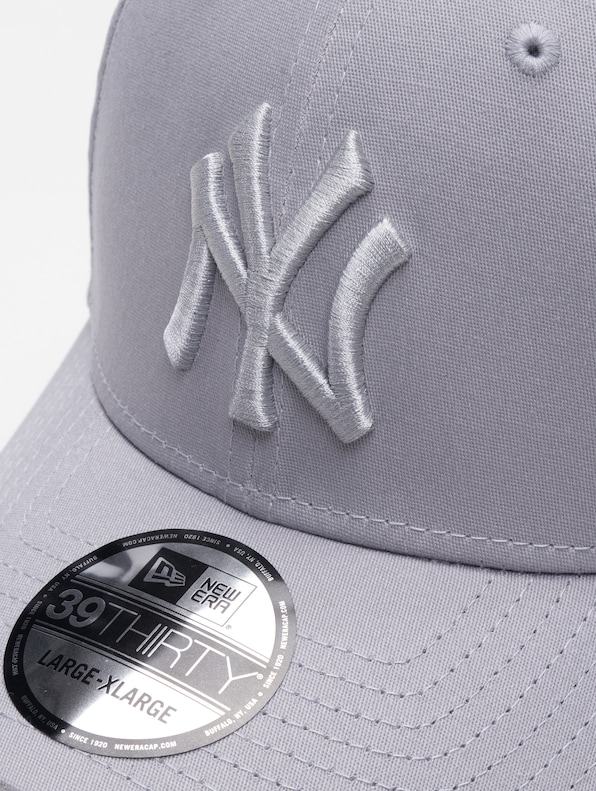 New York Yankees League Essential 39THIRTY-3
