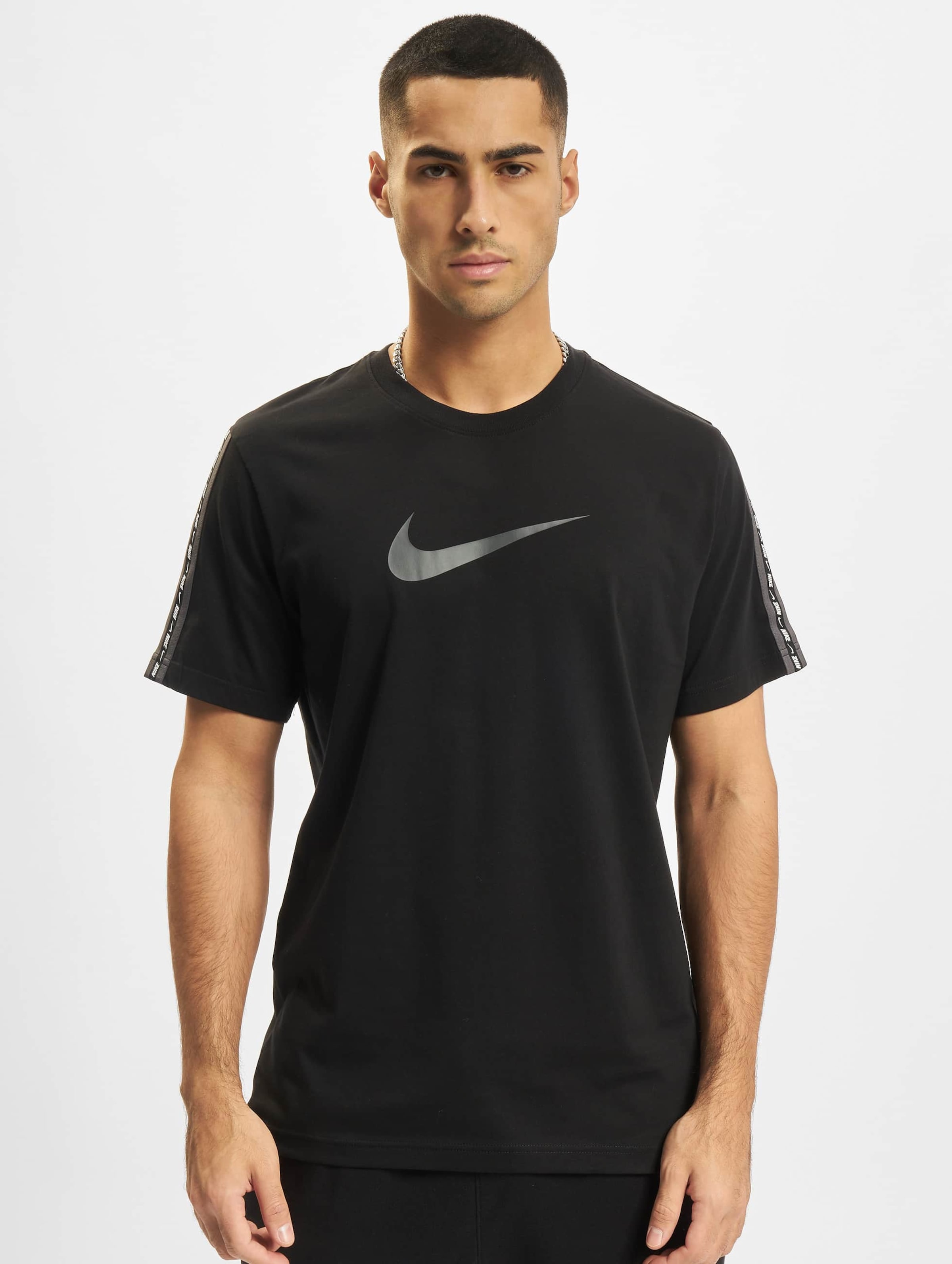 Nike t best sale shirt repeat