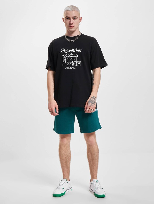 Redhook Graphic Crew Neck-5