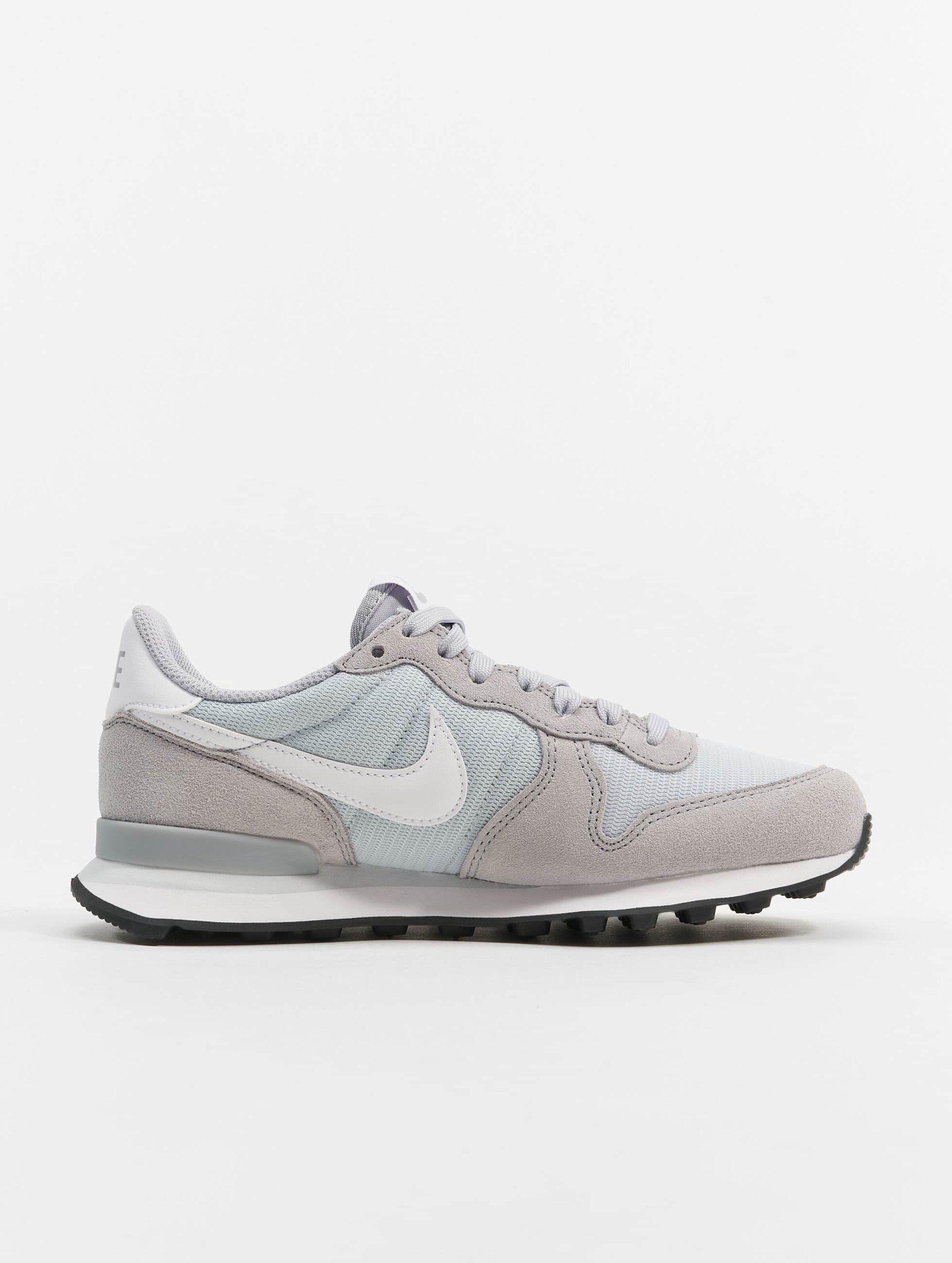 Nike internationalist wolf discount grey summit white