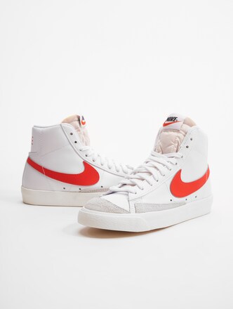 Nike Blazer Mid \'77 Sneakers