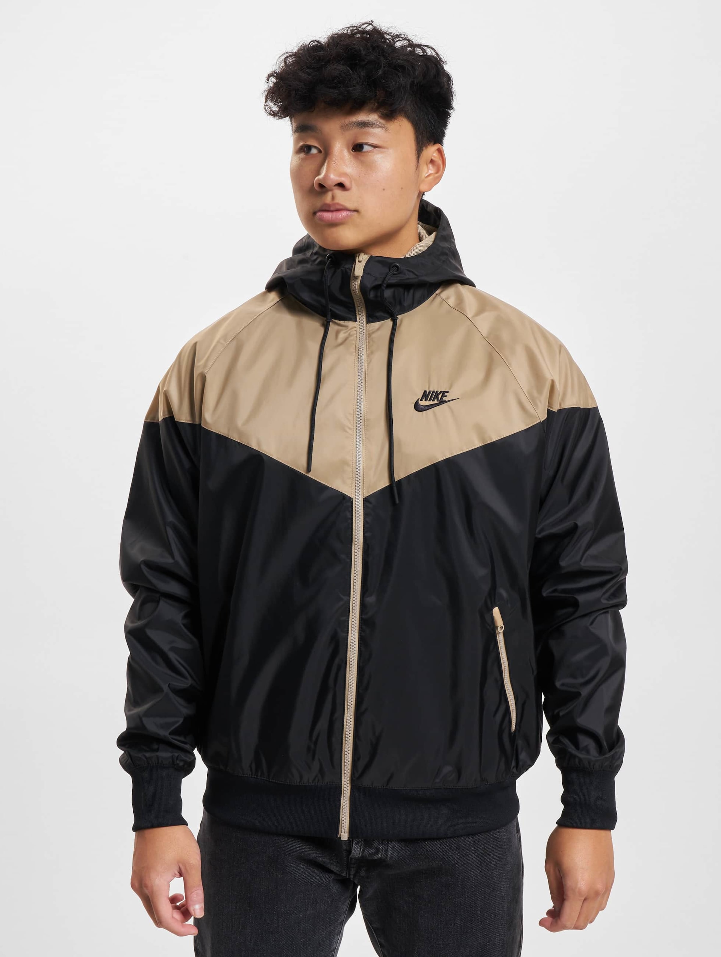 Nike hotsell windrunner 2